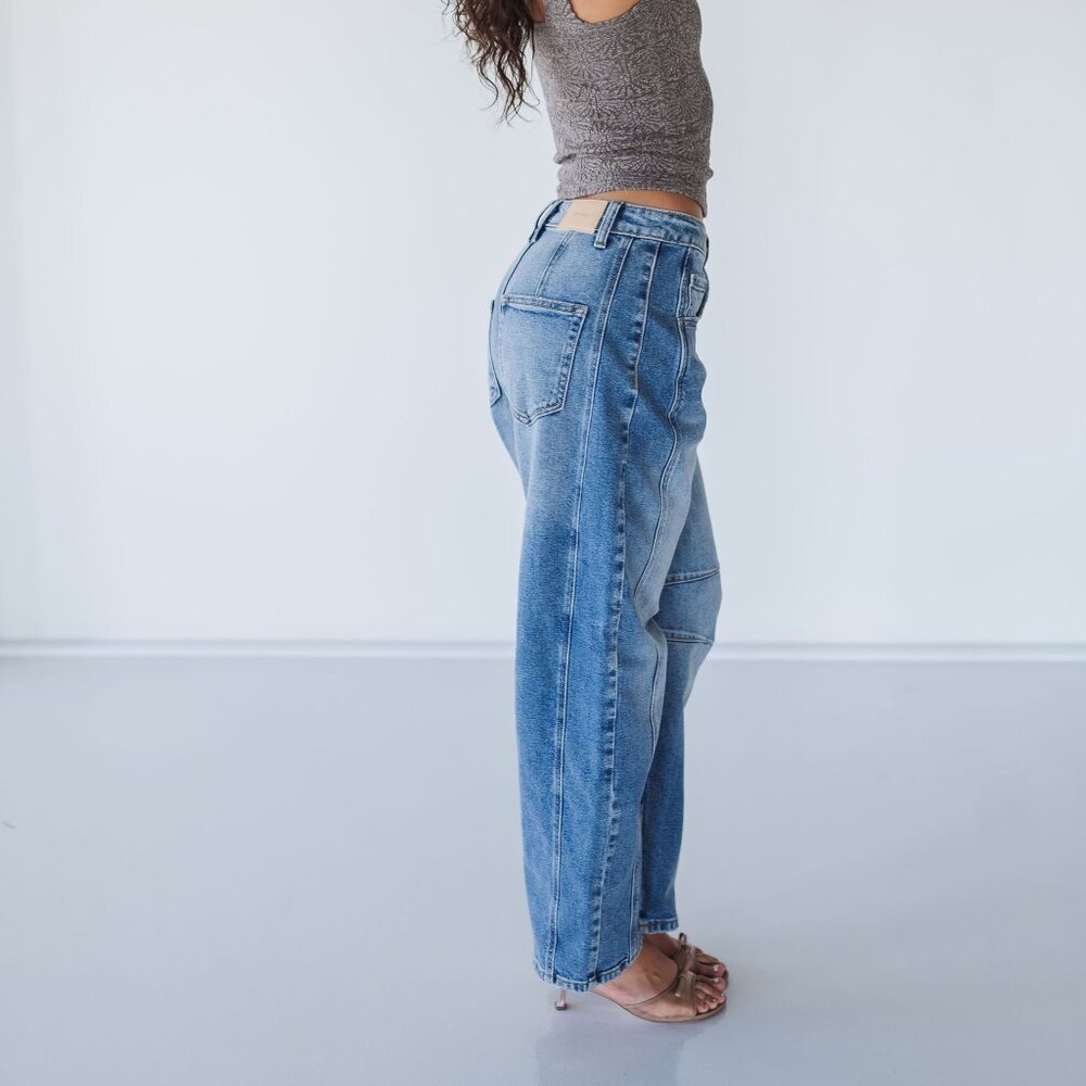 Barrel Jeans Mid Rise Relaxed Fit Medium Wash Denim NWT - Picture 4 of 6
